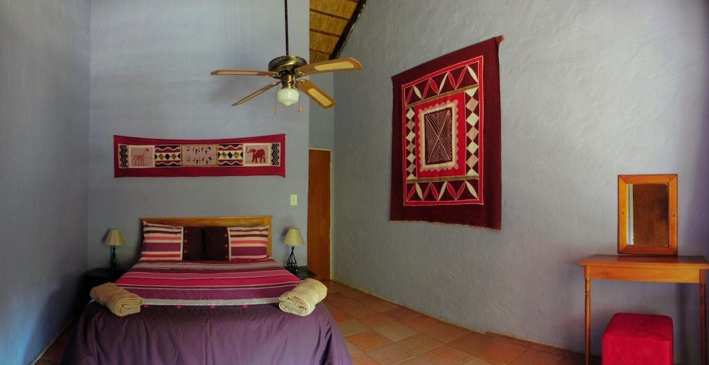 Kwambali Riverside Lodge Hazyview Chambre photo
